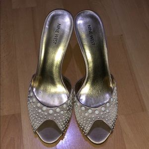 Nine West slip on kitten heels